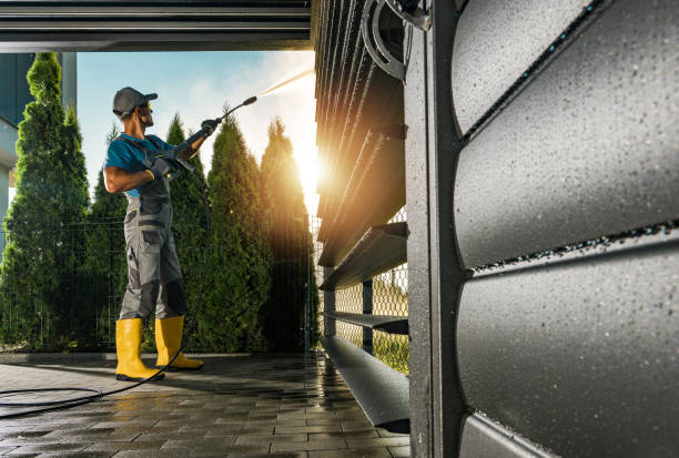 Best Pool Deck Cleaning  in La Verne, CA